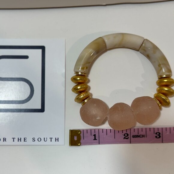 ✨ Style for the South Stretch Bracelet – Marbled Acrylic, Gold Accents & Frosted - Picture 5 of 6